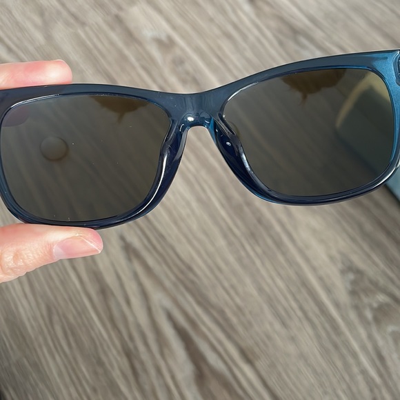 Gucci Sunglasses - Picture 8 of 15